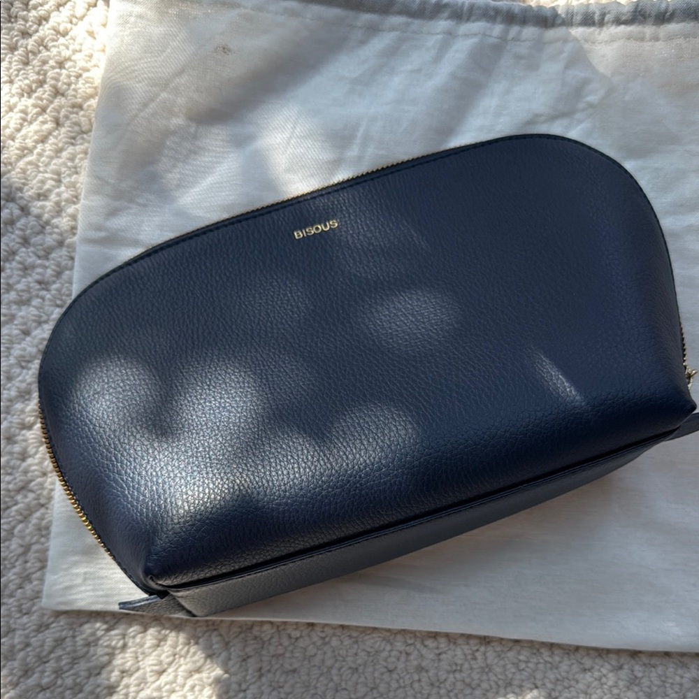 Cuyana Navy Leather Travel Case